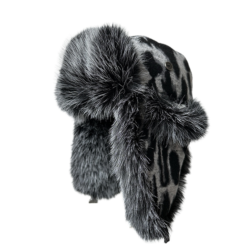 Trapper Hat Ear Flap - قبعة نسائية من الصوف بنقشة الفهد،